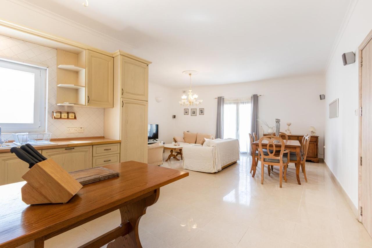 70/2- Spacious & Charming 3 Bedroom Apt In Сліма Екстер'єр фото
