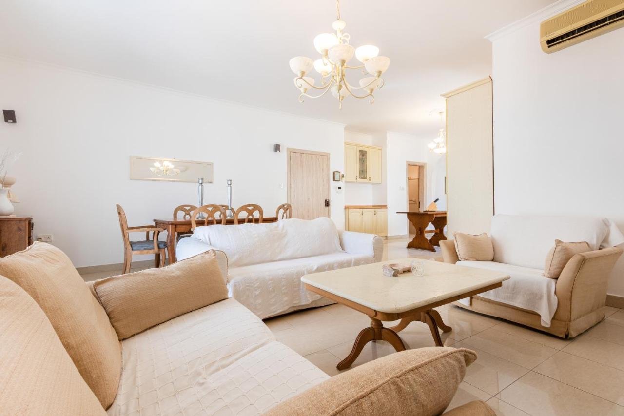 70/2- Spacious & Charming 3 Bedroom Apt In Сліма Екстер'єр фото