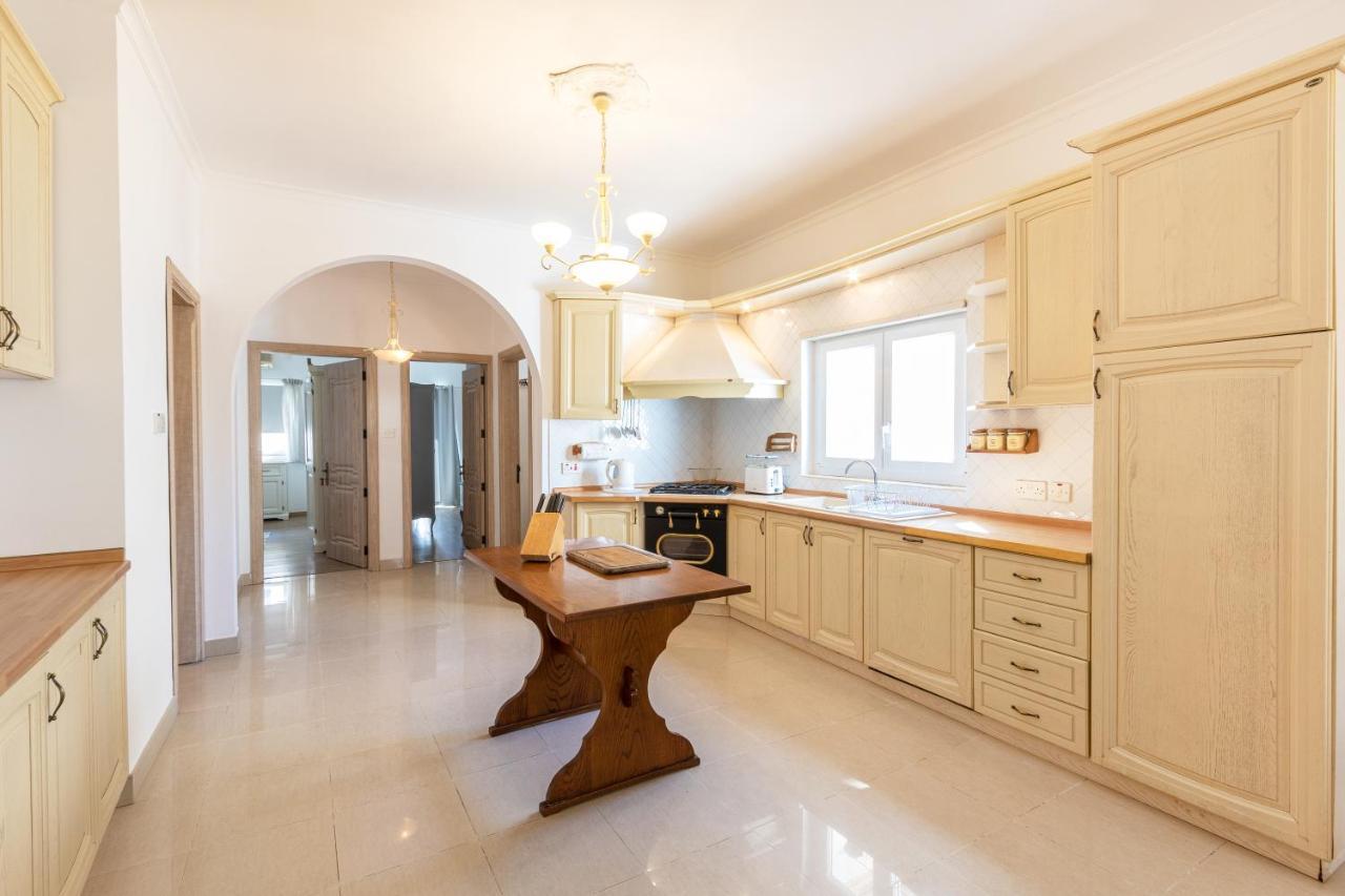70/2- Spacious & Charming 3 Bedroom Apt In Сліма Екстер'єр фото