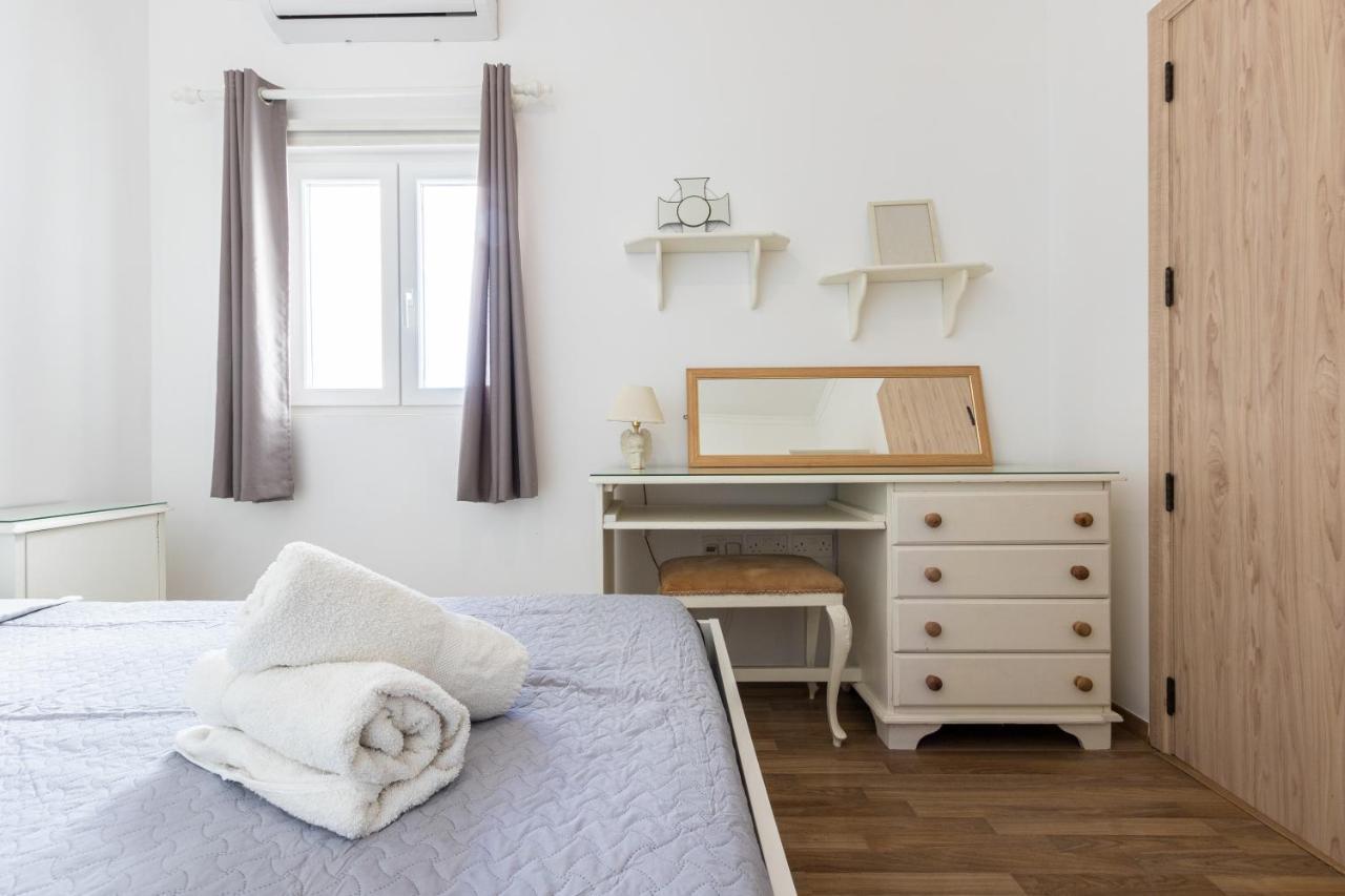 70/2- Spacious & Charming 3 Bedroom Apt In Сліма Екстер'єр фото